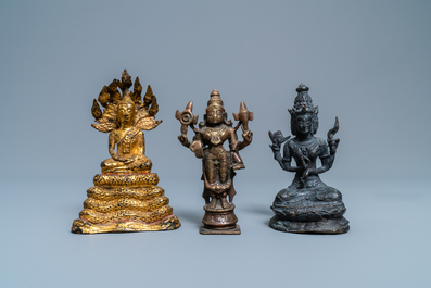 Een collectie bronzen figuren en fragmenten, India, Thailand en Tibet, 19e eeuw en vroeger