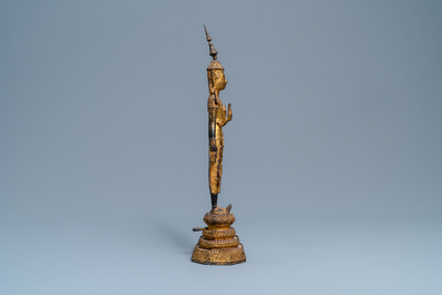 Une collection de figures et fragments en bronze, Inde, Tha&iuml;lande et Tibet, 19&egrave;me et avant