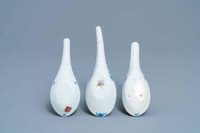 Trois cuill&egrave;res en porcelaine de Chine doucai, 19&egrave;me