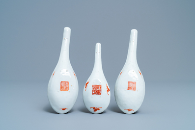 Trois cuill&egrave;res en porcelaine de Chine en rouge de fer et dor&eacute;, marques et &eacute;poques de Daoguang et Tongzhi