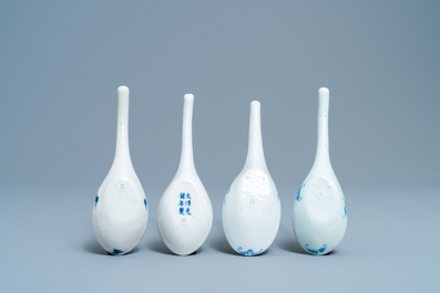 Quatre cuill&egrave;res en porcelaine de Chine en bleu et blanc, 19/20&egrave;me