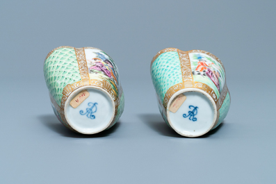 Een paar Chinese vierlobbige koppen en schotels met AR-merk naar Meissen voorbeeld, Tongzhi