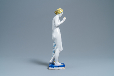 Une grande figure d'Eve en fa&iuml;ence polychrome de Samson, Paris, 19&egrave;me