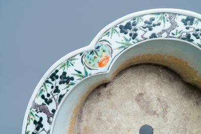 Une jardini&egrave;re imp&eacute;riale en porcelaine de Chine famille verte, marque et &eacute;poque de Kangxi