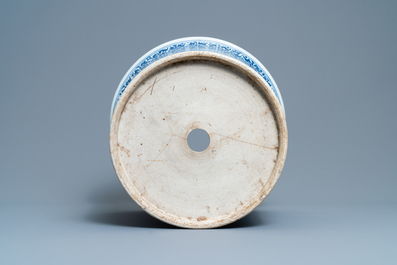 A large Chinese blue and white 'lotus scroll' jardini&egrave;re, 19th C.