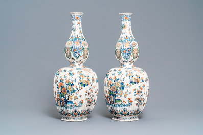 A pair of exceptional large ribbed Dutch Delft cashmere palette vases with flower vases, ca. 1700