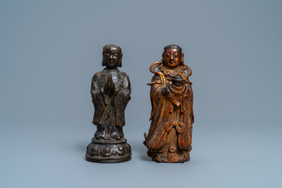 Deux figures en bronze laqu&eacute; et dor&eacute;, Chine, Ming