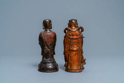 Deux figures en bronze laqu&eacute; et dor&eacute;, Chine, Ming