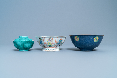 Une collection vari&eacute;e en porcelaine de Chine famille rose et monochrome, 19/20&egrave;me