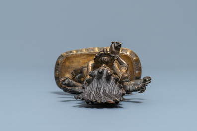 Een Sino-Tibetaanse verguld bronzen figuur van Hayagriva, 18/19e eeuw