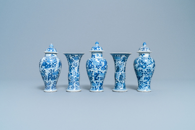 A Chinese blue and white five-piece garniture, Vung Tau Cargo, Kangxi