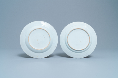Deux paires d'assiettes en porcelaine de Chine famille rose &agrave; d&eacute;cor de 'La romance de la chambre de l'ouest', Qianlong