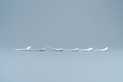 Douze cuill&egrave;res en porcelaine de Chine famille rose pour le march&eacute; Straits ou Peranakan, 19/20&egrave;me