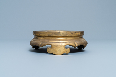 Un socle en bronze dor&eacute;, Chine, 19&egrave;me