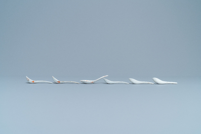 Douze cuill&egrave;res en porcelaine de Chine famille rose pour le march&eacute; Straits ou Peranakan, 19/20&egrave;me