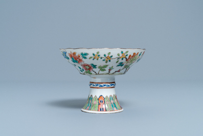 A Chinese famille rose stem bowl, 19th C.