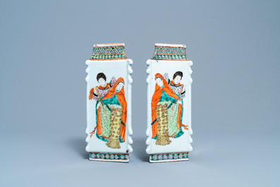 A pair of Chinese famille verte lozenge-shaped vases, 19th C.