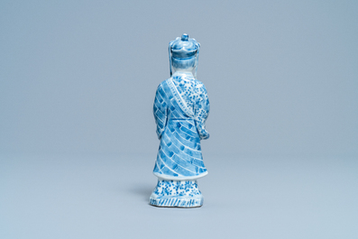 Een Chinese blauw-witte figuur van een staande Bodhisattva, 19e eeuw