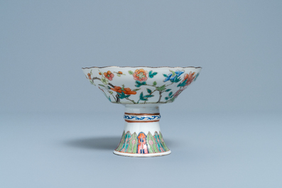 A Chinese famille rose stem bowl, 19th C.