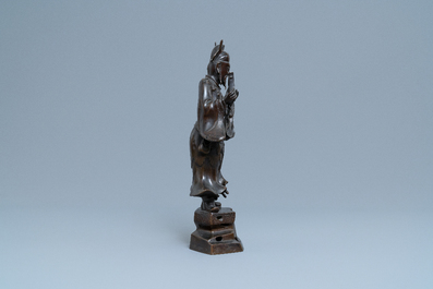 Une grande figure de Li Tieguai en bronze, Chine, Ming