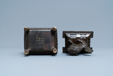Een Chinese bronzen wierookbrander voor de islamitische markt met Farsi inscriptie, Xuande merk, Qing