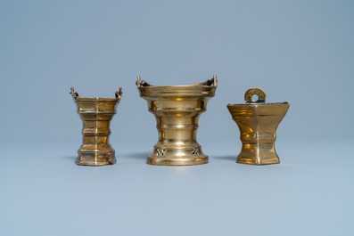 Drie bronzen wijwateremmers, Vlaanderen, 16/17e eeuw
