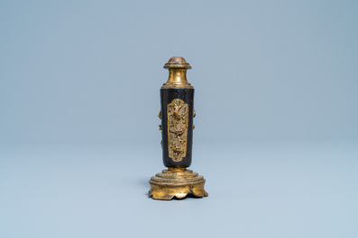 Un porte-encens en bronze laqu&eacute; et dor&eacute;, Ming