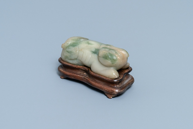 A Chinese jadeite model of a dog, 19/20th C.