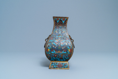 Un vase de forme 'fanghu' en &eacute;maux cloisonn&eacute;s, Chine, Wanli