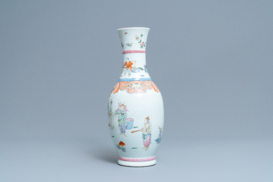 A Chinese famille rose vase with a tattoo scene from 'Jing Zhang Bao Guo', Qianlong mark, 19/20th C.