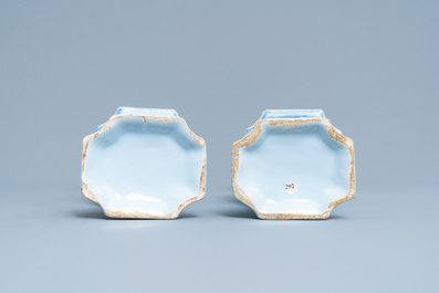 Une garniture de cinq vases en fa&iuml;ence de Delft en bleu et blanc, 18&egrave;me