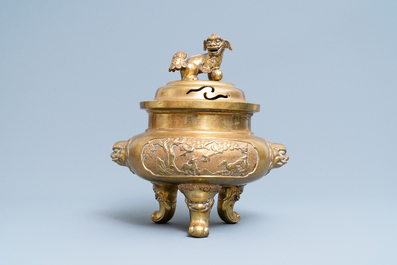 A large Chinese bronze tripod censer, 19/20th C.
