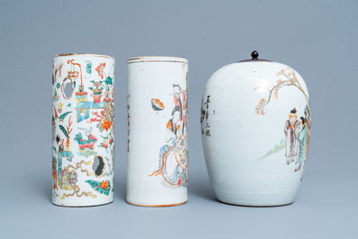 Six vases en porcelaine de Chine famille rose et qianjiang cai, 19/20&egrave;me