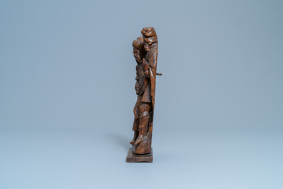 Un groupe en bois sculpt&eacute; figurant deux juifs, Flandres, prob. Anvers, 16&egrave;me