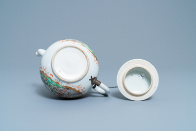 Une grande th&eacute;i&egrave;re en porcelaine de Chine famille rose de style Meissen, Qianlong