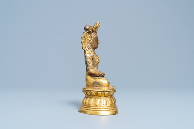 Une figure de Bouddha en bronze dor&eacute;, Sino-Tibet, 18&egrave;me