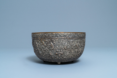 A hammered gilt silver bowl, Thailand, 19/20th C.