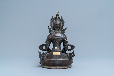 Une figure de Bouddha en bronze dor&eacute;, Sino-Tibet, 19&egrave;me