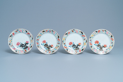 Dertien Chinese famille rose borden met bianco-sopra-bianco decor, Qianlong