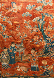 Trois panneaux de broderie de soie chinoise &agrave; d&eacute;cor d'une audience imp&eacute;riale, 19&egrave;me