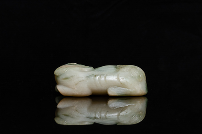 A Chinese jadeite model of a dog, 19/20th C.