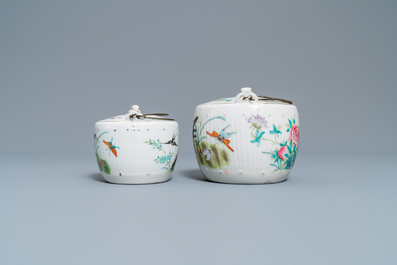 Two Chinese famille rose teapots and four covered bowls on stands, 19th C.