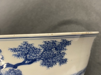 Een keizerlijke Chinese blauw-witte 'rijstproductie' kom, Kangxi merk en periode