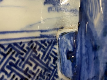 Un grand vase en porcelaine de Chine en bleu et blanc &agrave; d&eacute;cor des 'Sept sages dans la for&ecirc;t de bambou', Qianlong