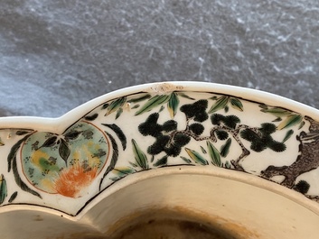 Une jardini&egrave;re imp&eacute;riale en porcelaine de Chine famille verte, marque et &eacute;poque de Kangxi