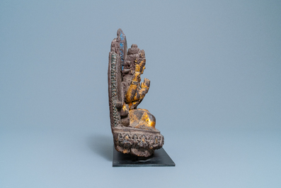 Une figure d'Avalokiteshvara en bois laqu&eacute; d'or et polychrom&eacute;, Mongolie, 17/18&egrave;me