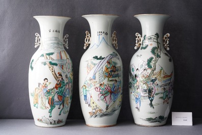 Drie Chinese famille rose vazen met verhalende decors, 19/20e eeuw