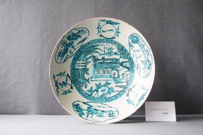 A Chinese Swatow dish with a temple view, Ming