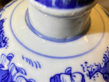 Un bol sur piedouche en porcelaine de Chine en bleu et blanc &agrave; d&eacute;cor de gar&ccedil;ons jouants, Wanli