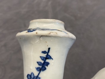 Un kendi en forme d'&eacute;l&eacute;phant en porcelaine de Chine en bleu et blanc, Wanli